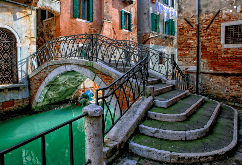 Brücke in Venedig, Brückentag, Krone und Brücke